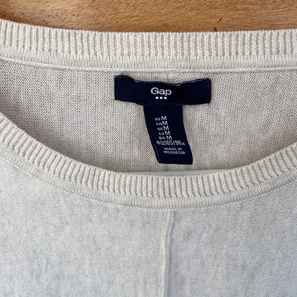 Gap Lightweight Sweater, Size Medium - Picture 6 of 9